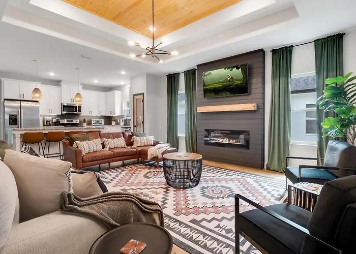 New Take On Midtown Modern Holiday home